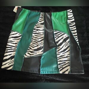 AKIRA Label Manchester Faux Colorblock Mini Skirt. Size Medium